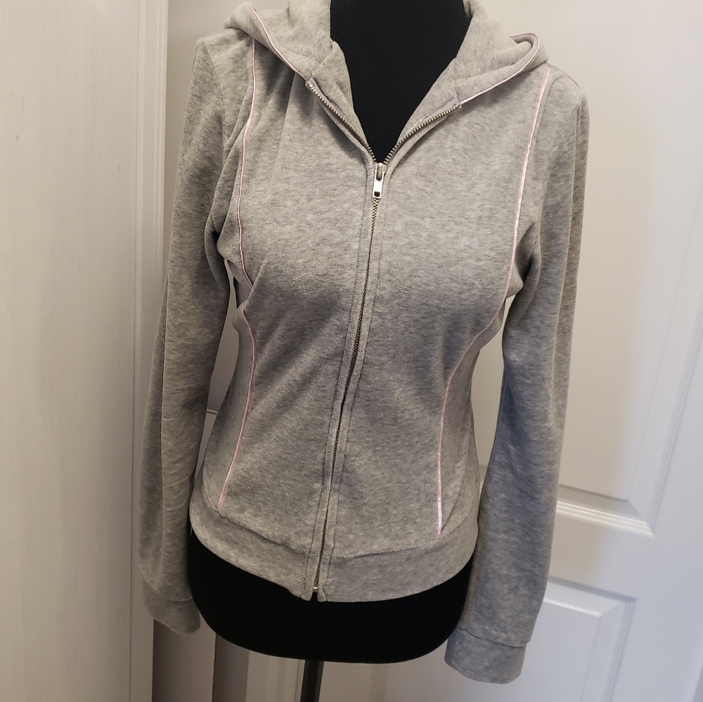 Grey sweater w/pink stripes